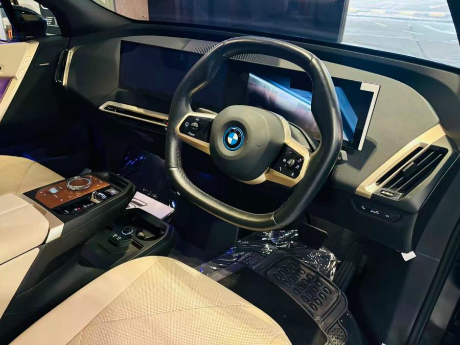 IX XDRIVE50 - Image 3